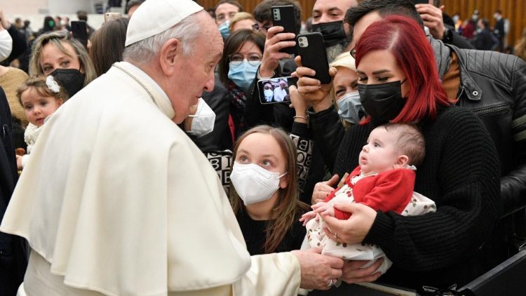 ĐTC chúc mừng Giáng sinh các nhân viên Vatican