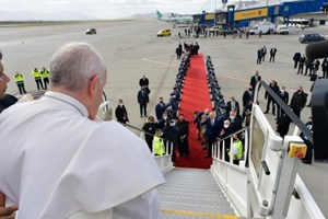 ĐTC từ giã Hy Lạp trở về Roma