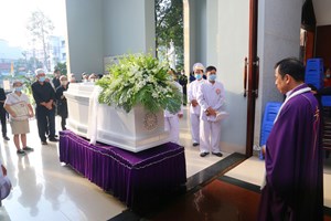 TGP.Sài Gòn - Giáo xứ Phú Bình: Thánh lễ An táng bà cố Anna Đậu Thị Kim Liên