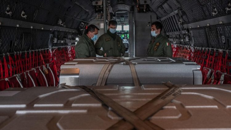 Các hãng hàng không hàng đầu cam kết thực hiện sáng kiến vận chuyển vắc-xin nhân đạo
