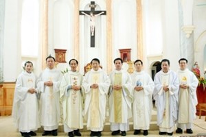 GP.Hưng Hóa - Quý cha quê hương Trù Mật dâng Thánh lễ cầu cho các bậc tiền nhân