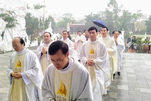 GP.Thanh Hóa - Giáo xứ Thượng Chiểu: Thánh lễ khai mạc tuần Chầu, 07.01.2021