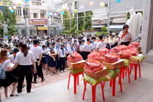 TGP.Sài Gòn - Giáo xứ Vĩnh Hòa: Món quà Xuân nghĩa tình ngày 31-1-2021