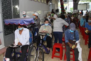 TGP.Sài Gòn - Caritas giáo xứ Thủ Đức: Trao quà Tết Tân Sửu cho những gia đình khó khăn