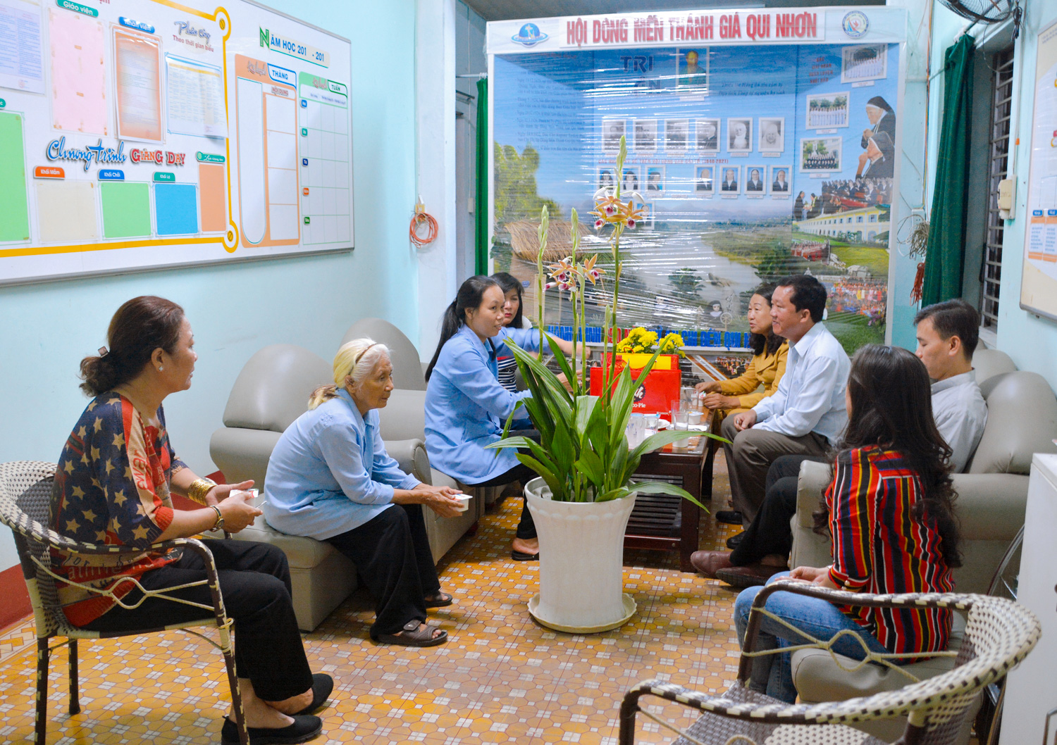 TGP.Sài Gòn - Giáo xứ Hoàng Mai: Thăm viếng và chúc Tết 10 Cộng đoàn dòng tu 6-2-2021
