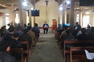 GP.Hưng Hóa - Thường huấn tập đọc kinh nguyện tiếng H’mông và Nghi thức Thánh lễ
