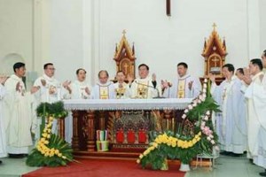 GP.Hưng Hóa - Giáo xứ Bách Lộc hân hoan chào đón cha tân quản xứ Giuse Kiều Oanh