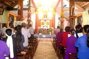 GP.Hưng Hóa - Giáo họ Trại Sơn chầu Mình Thánh Chúa thay mặt giáo phận