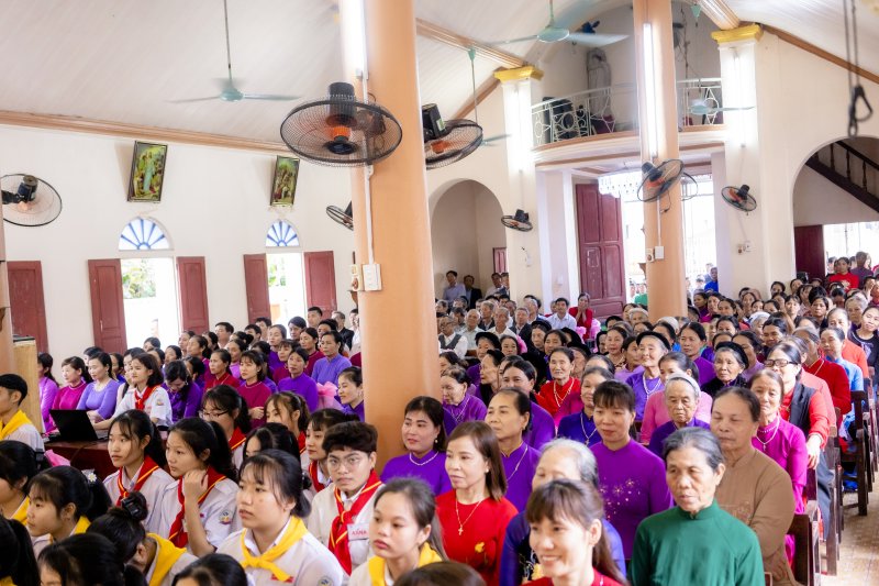 GP.Thanh Hóa - Giáo xứ Đa Lộc: Thánh lễ bế mạc tuần Chầu và trao ban Bí tích Thêm Sức (21.03.2021)