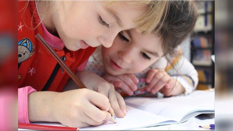Tòa Thánh kêu gọi bảo vệ và thăng tiến phụ nữ và trẻ nữ