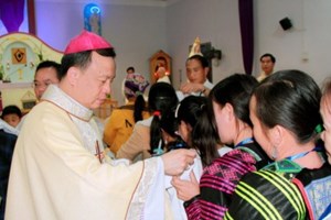 GP.Hưng Hóa - Tổng hợp chuyến thăm mục vụ của Đức Giám mục Phêrô Nguyễn Văn Viên tại tỉnh Sơn La