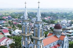 GP.Vinh - Giáo xứ Phú Tăng: Hồng ân Tuần chầu đền tạ