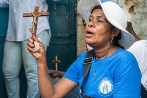 Một trong số mười người bị bắt cóc tại Haiti đã được trả tự do