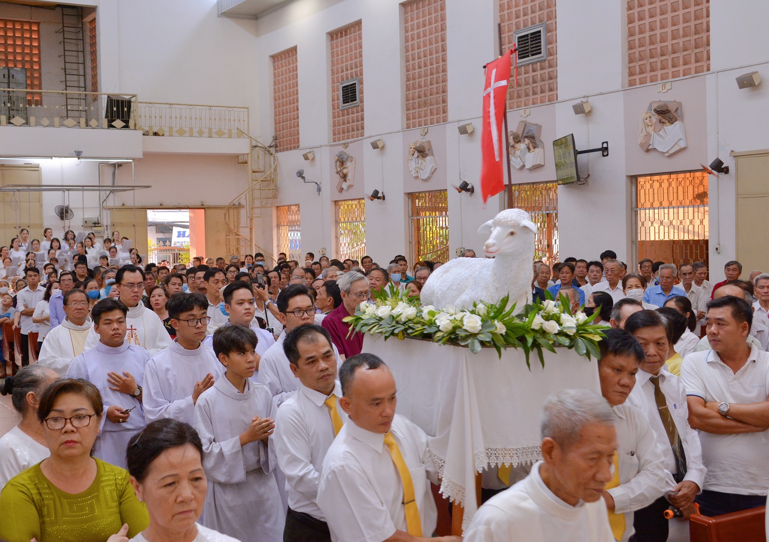 TGP.Sài Gòn - Giáo xứ Hà Đông: Thánh lễ Tiệc Ly ngày 1-4-2021