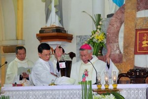 GP.Vinh - Thánh lễ Truyền Dầu tại Giáo phận Vinh 1/4/2021