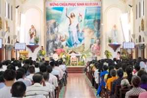GP.Hưng Hóa - Đêm canh thức Vượt Qua và Thánh lễ vọng Phục Sinh tại giáo xứ Phú Hữu
