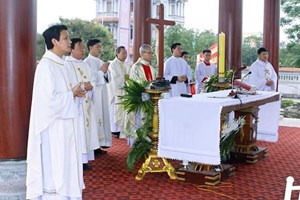 GP.Bùi Chu - Giáp Nam khánh thành Thánh đài thánh Vinhsơn
