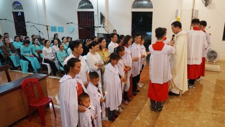 GP.Hưng Hóa - Đêm canh thức Vượt Qua và Thánh lễ vọng Phục Sinh tại giáo xứ Mộc Châu