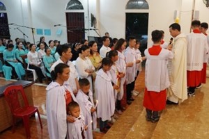 GP.Hưng Hóa - Đêm canh thức Vượt Qua và Thánh lễ vọng Phục Sinh tại giáo xứ Mộc Châu