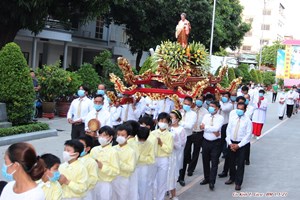 TGP.Sài Gòn - Giáo xứ Tân Phú: Chầu Lượt và Mừng bổn mạng 3-5-2021