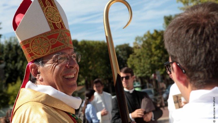 Giám mục Paris lên án sự tấn công chống tín hữu Công giáo