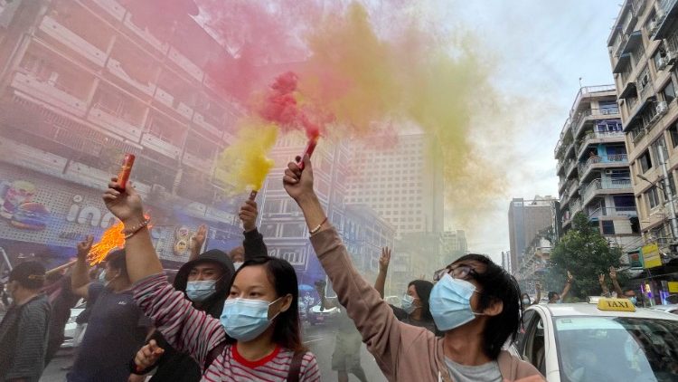 Các Hội Giáo hoàng truyền giáo tổ chức đọc kinh Mân Côi cầu nguyện cho Myanmar