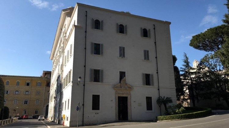 Khép lại cuộc điều tra của Vatican về tòa nhà London, 10 người bị xét xử