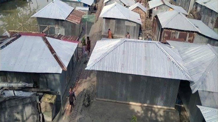 Khulna, Bangladesh: Giáo phận và Caritas tặng 80 ngôi nhà cho những người di cư vì khí hậu