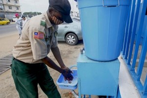 Đức Thánh Cha tặng thiết bị y tế cho Liberia