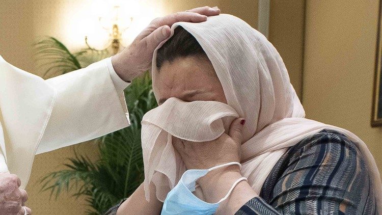 Đức Thánh Cha gặp ba gia đình Kitô hữu trốn thoát khỏi Taliban