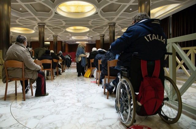 ĐTC gửi 15 ngàn cây kem cho các tù nhân ở Roma