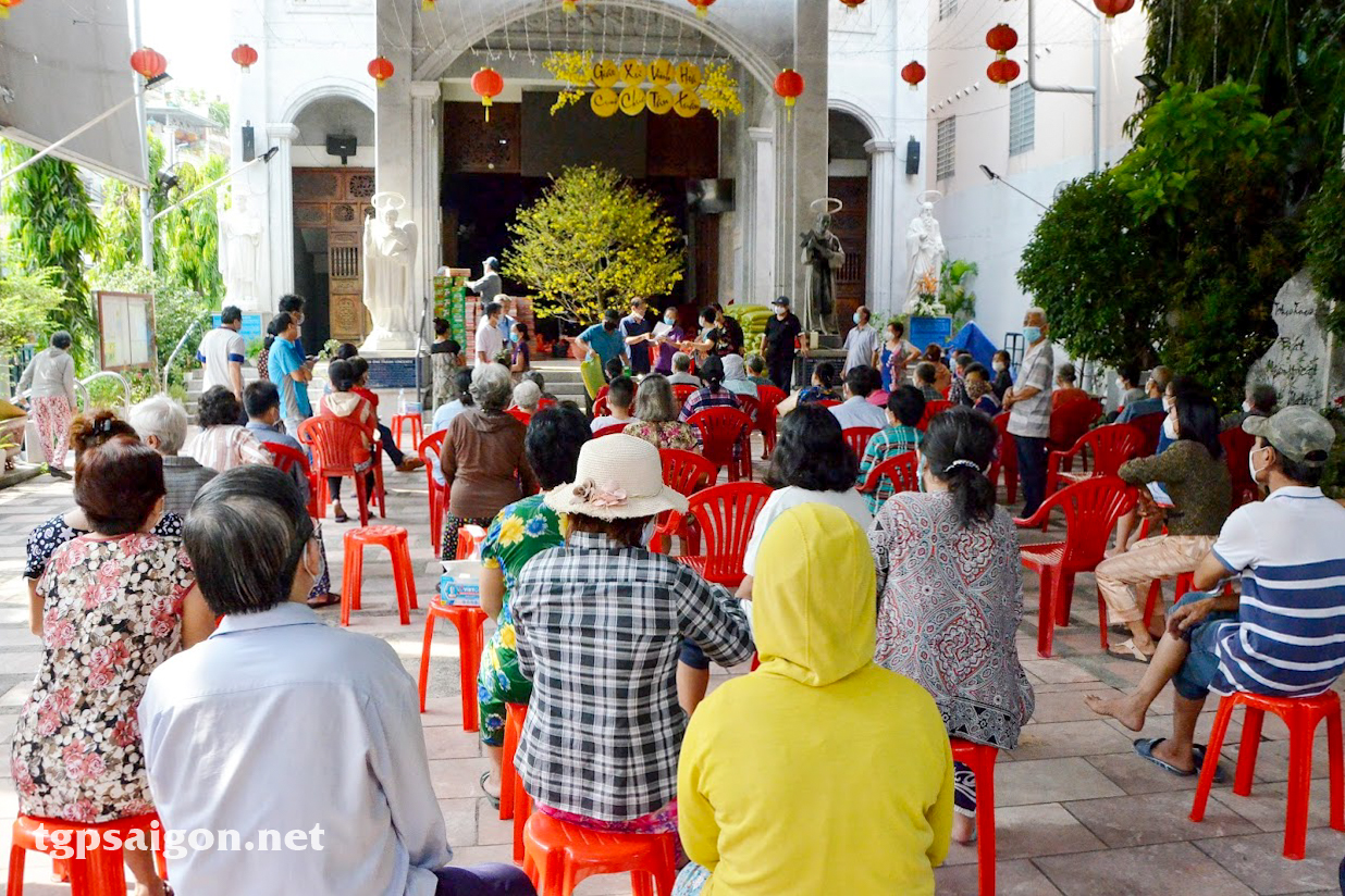 TGP.Sài Gòn - Giáo xứ Vĩnh Hòa: Quà Xuân nghĩa tình ngày 28-1-2022