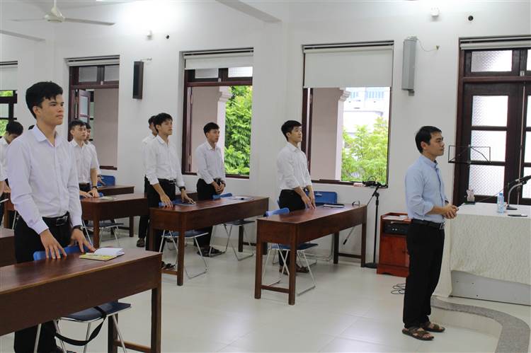 GP.Bắc Ninh - Cha quản hạt Thái Nguyên gặp gỡ các chú nhà thánh Phêrô Tự