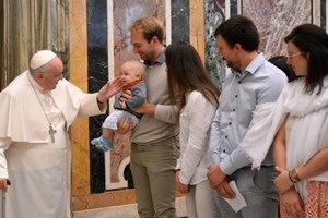 ĐTC tiếp những người trẻ Bỉ hành hương Roma