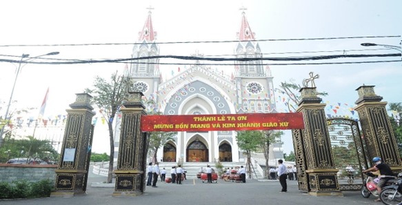TGP.Sài Gòn - Mừng lễ Mẹ Mân Côi: kỷ niệm 50 năm thành lập giáo xứ Đông Quang