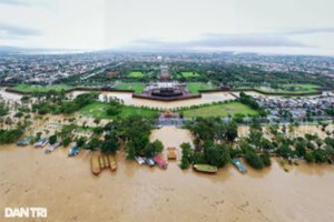 TGP.Huế - Kinh thành Huế ngập trong biển nước lũ dâng cao