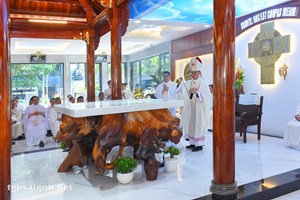 TGP.Sài Gòn - Giáo xứ Thánh Bường: Thánh lễ tạ ơn cung hiến bàn thờ và làm phép nhà thờ 22-10-2022