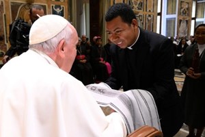 ĐTC gặp Liên hiệp các linh mục, tu sĩ Madagascar