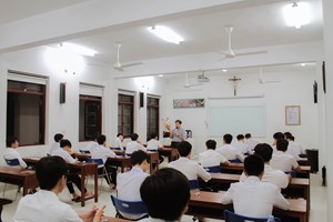 GP.Bắc Ninh - Các chú Nhà thánh Tự gặp gỡ cha Phanxicô Nguyễn Văn Thắng