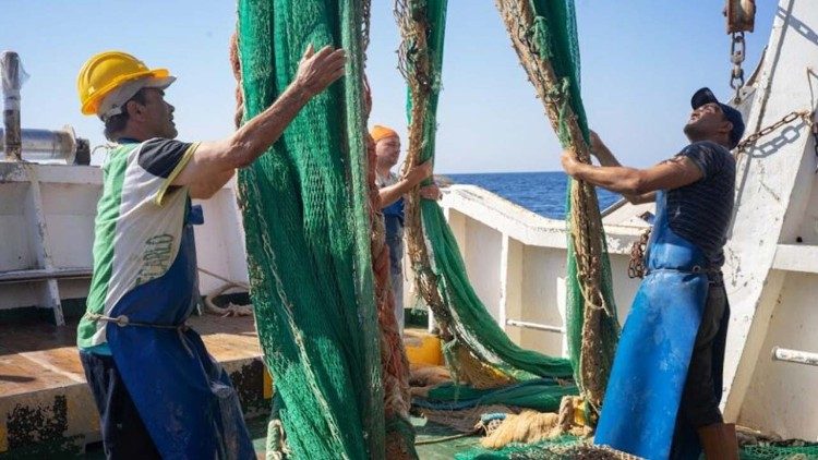 ĐTC khuyến khích hiệp hội Stella Maris đấu tranh cho phẩm giá người làm nghề biển
