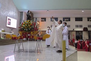 TGP.Sài Gòn - Giáo xứ Tân Phú: Bổn mạng Hội Lòng Chúa Thương Xót 2022