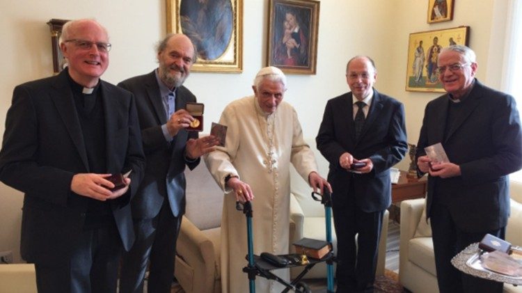 Một thần học gia dòng Tên và một giáo sư luật đạt giải Ratzinger