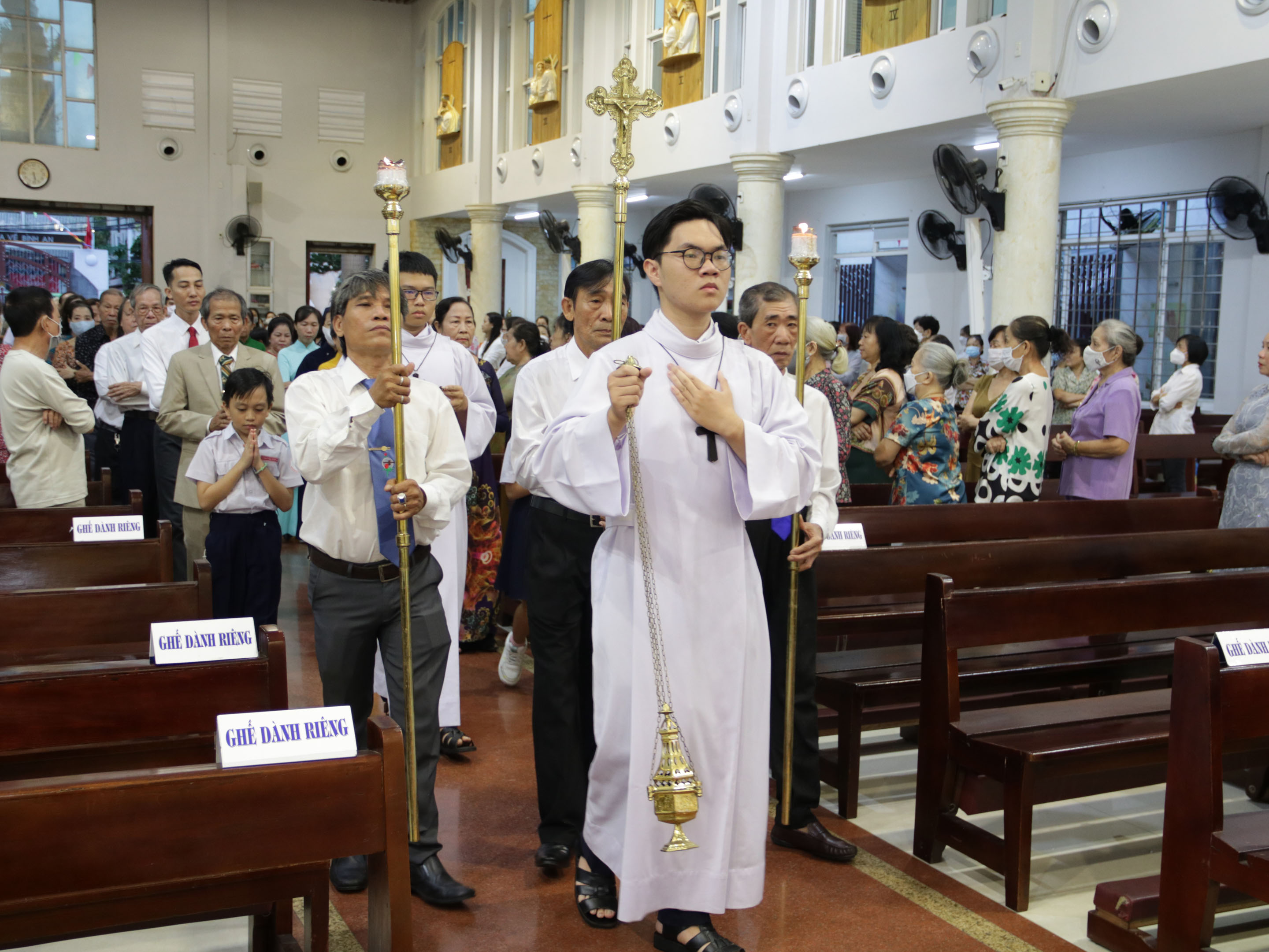 TGP.Sài Gòn - Giáo xứ Tân Việt: Đồng hương Cổ Việt mừng bổn mạng ngày 7-10-2022