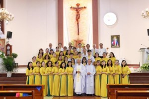 TGP.Sài Gòn - Giáo xứ Đức Mẹ Hằng Cứu Giúp: Mừng kính Trọng thể lễ các Thánh Nam Nữ - Bổn mạng Ca đoàn Chư Thánh