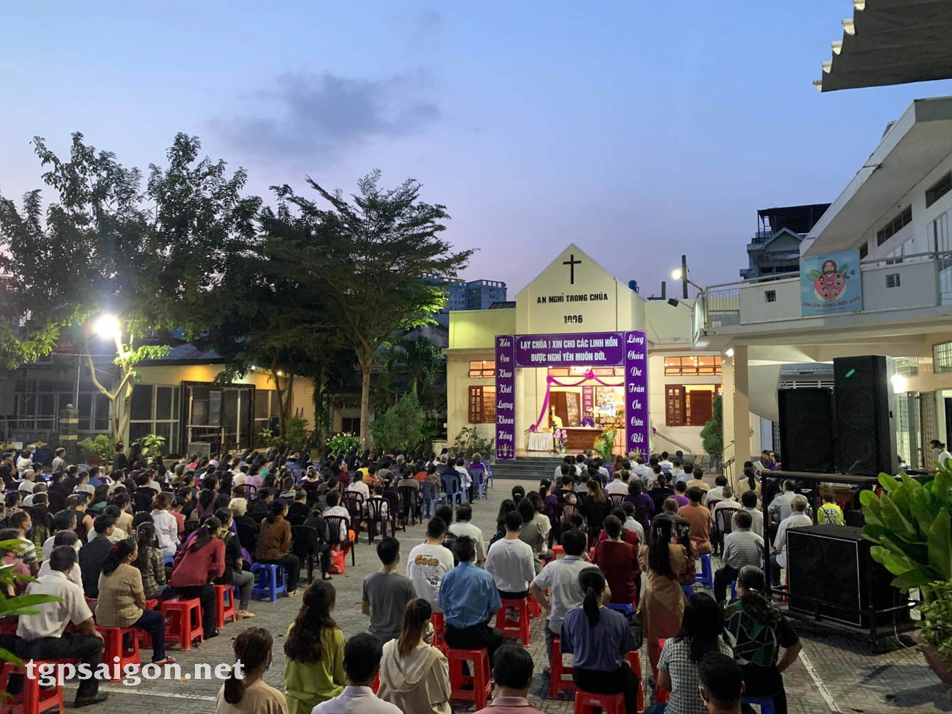 TGP.Sài Gòn - Giáo xứ Phú Bình: Thánh lễ cầu nguyện cho các linh hồn tại nhà an nghỉ 2-11-2022