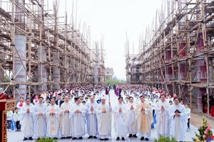 GP.Vinh - Giáo xứ Thượng Lộc: Thánh lễ đặt viên đá góc xây dựng ngôi nhà thờ mới