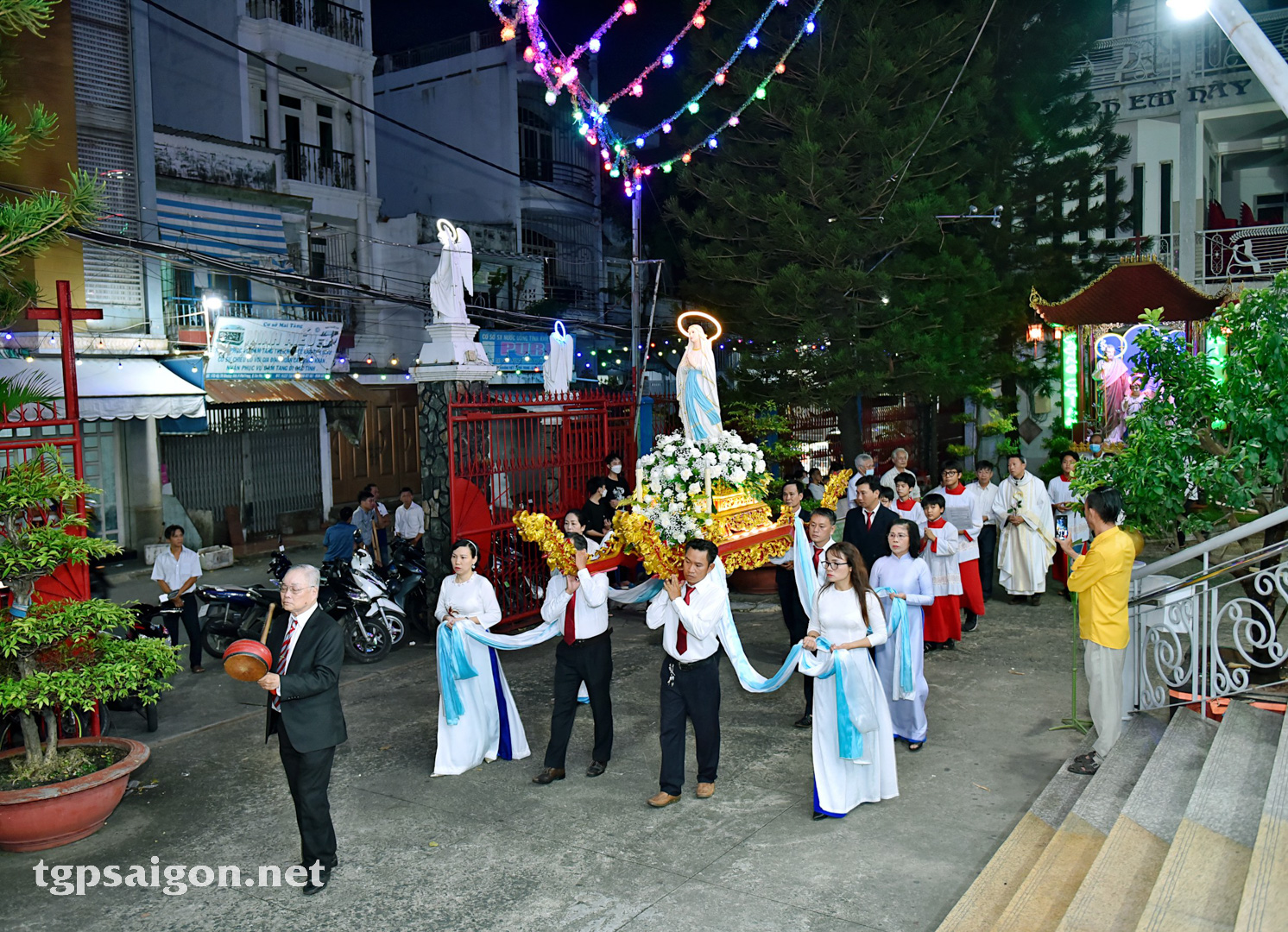 TGP.Sài Gòn - Giáo xứ Tân Phú Hòa: Giáo khu Vô Nhiễm mừng bổn mạng 2022
