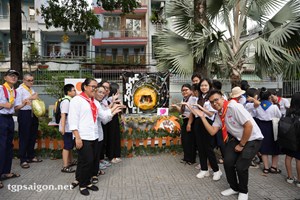 TGP.Sài Gòn - Thiếu nhi Giáo xứ Phú Bình: Thi làm hang đá mừng Chúa Giáng sinh 2022
