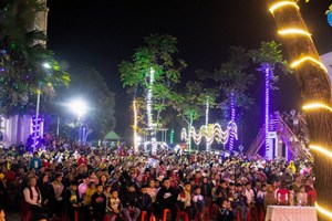 GP.Vinh - Thánh lễ đêm Giáng sinh tại giáo xứ Lãng Điền