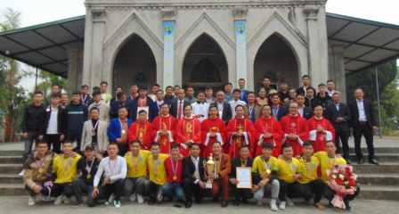 GP.Hưng Hóa - Thánh lễ tạ ơn và trao thưởng giải bóng đá cúp Hiệp hành của giáo hạt Hà Tuyên Hùng